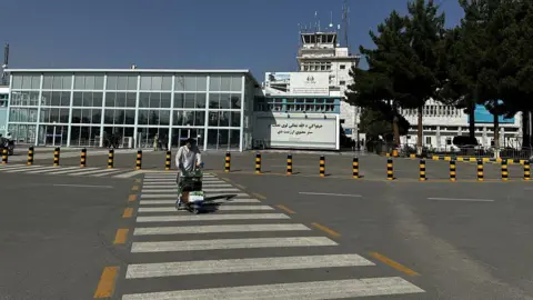 阿富汗因互联网中断而停飞