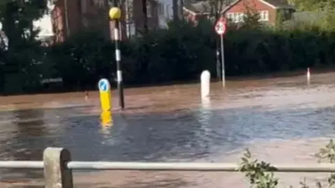 曼彻斯特犹太教堂遭袭现场：BBC报道